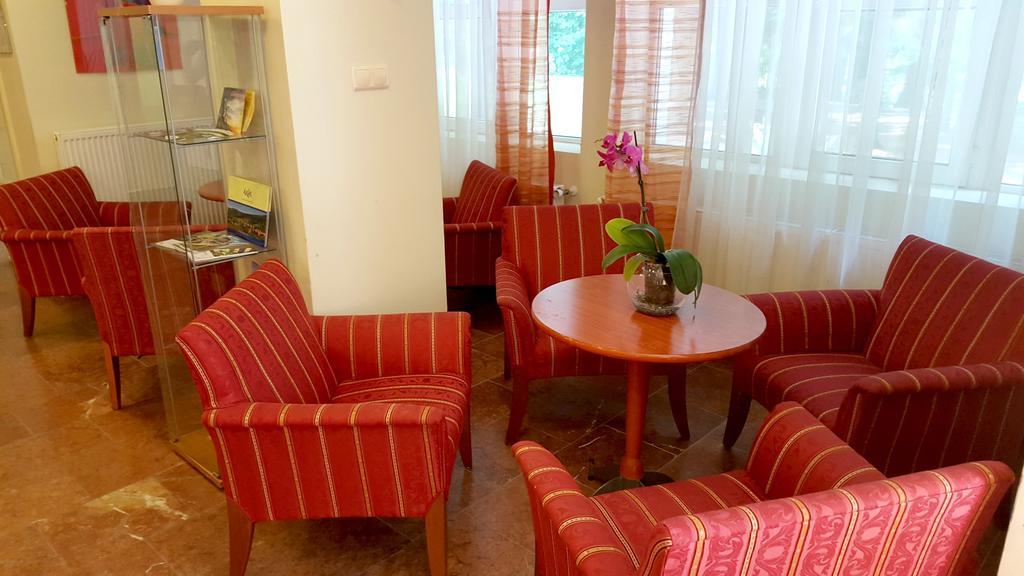 Salgo Hotel Salgótarján Extérieur photo