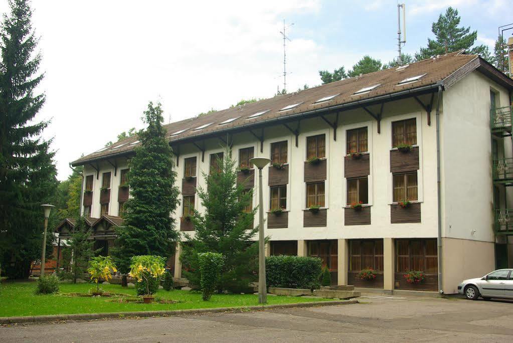 Salgo Hotel Salgótarján Extérieur photo