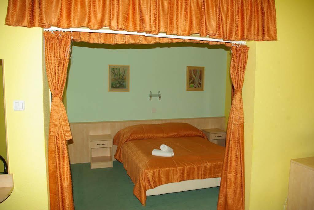 Salgo Hotel Salgótarján Extérieur photo